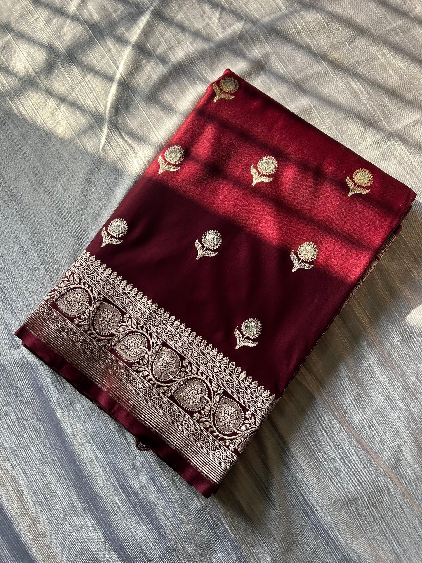 Maroon Sona Rupa Butti Mashru Silk Saree – Subtle Shine, Timeless Grace