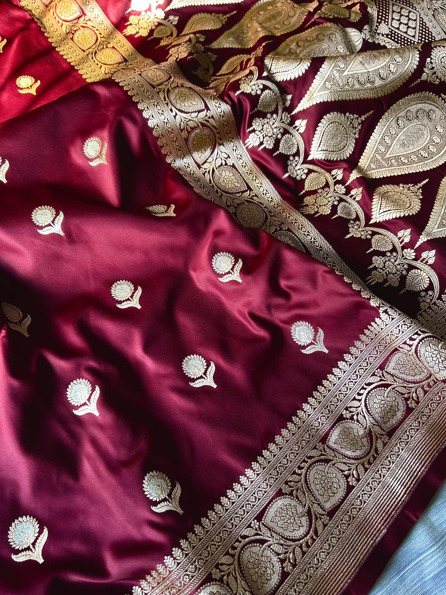 Maroon Sona Rupa Butti Mashru Silk Saree – Subtle Shine, Timeless Grace